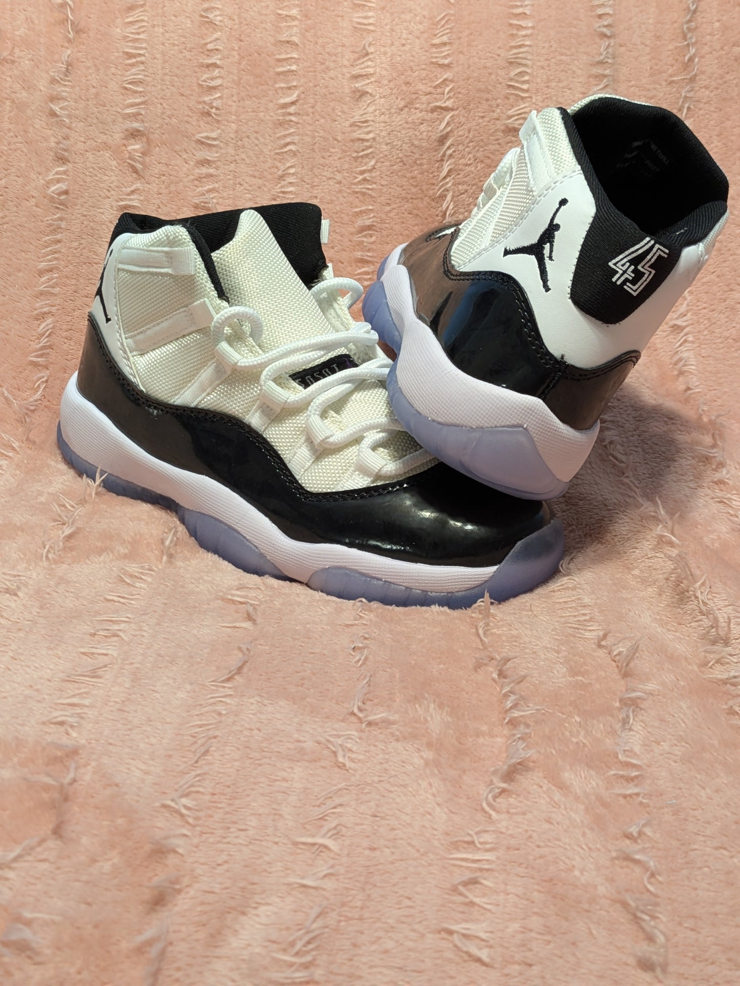 Size 6.5 - Air Jordan 11 Retro Concord 2018