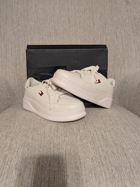 Size 6 - Tommy Hilfiger Women's Grazie