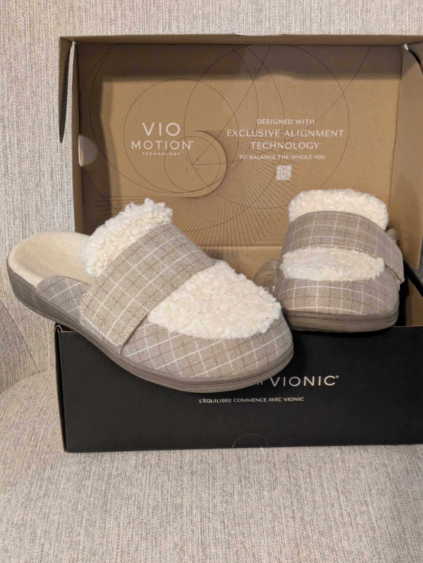 Size 7 - Vionic Gemma Plaid & Faux Shearling Mule (M)